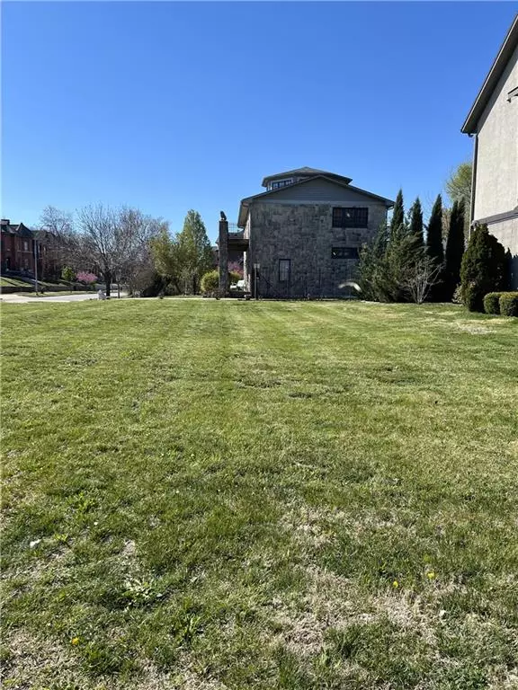 1220 E 24 ST, Kansas City, MO 64108