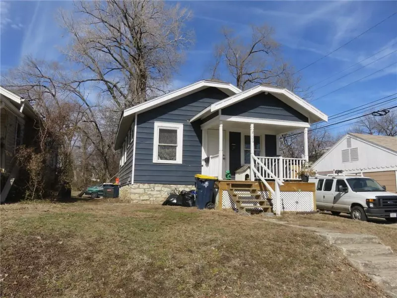 2106 E 59th ST, Kansas City, MO 64130