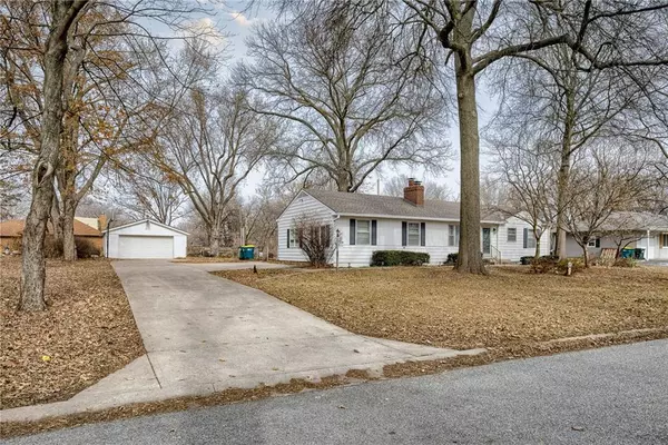 Overland Park, KS 66204,8904 W 81st ST