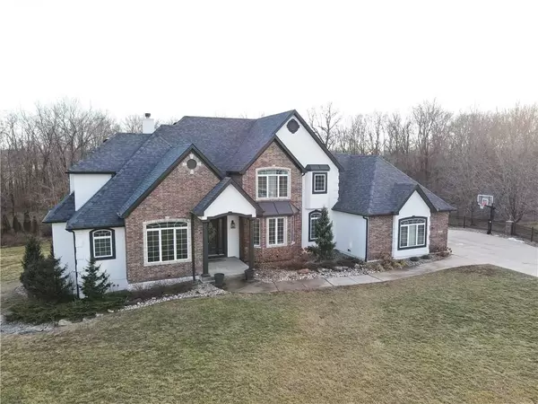 4210 Willow Ridge CT, Blue Springs, MO 64014