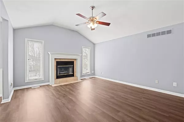 Lawrence, KS 66047,2909 W 30th ST