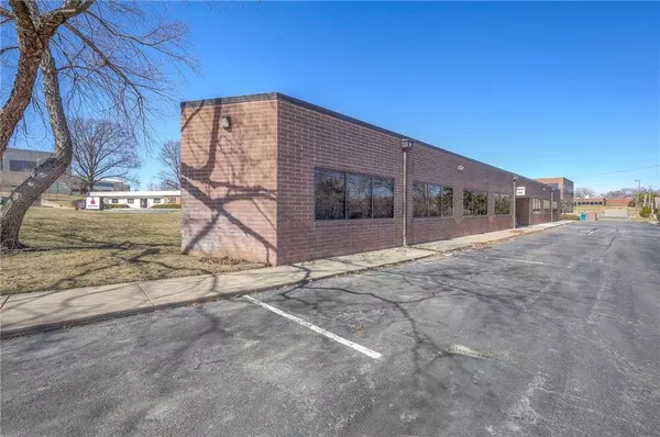 Shawnee, KS 66216,6345 Long AVE