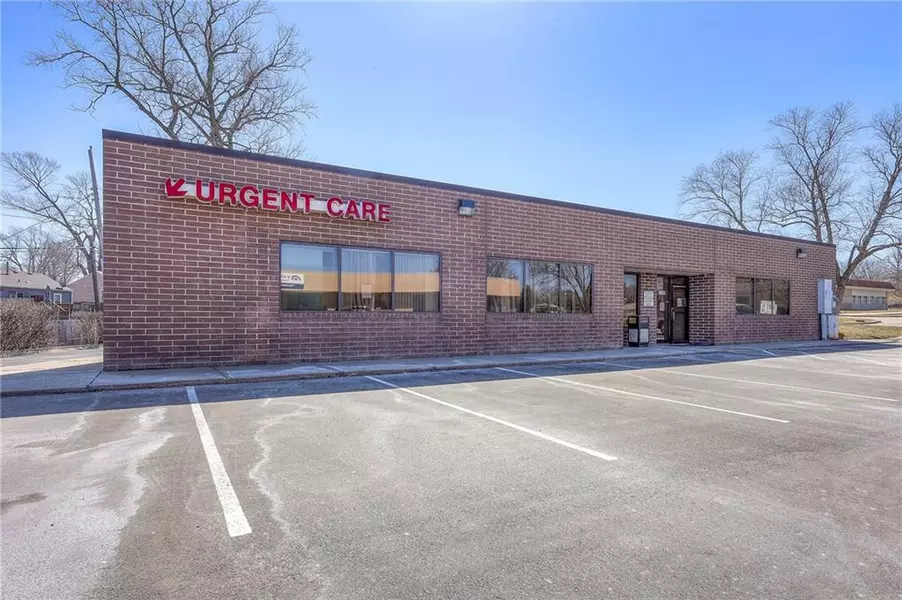 6345 Long AVE, Shawnee, KS 66216