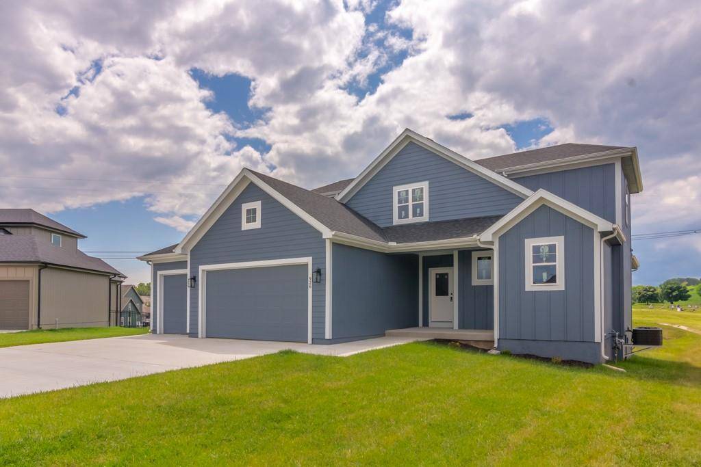 926 168th TER, Basehor, KS 66007