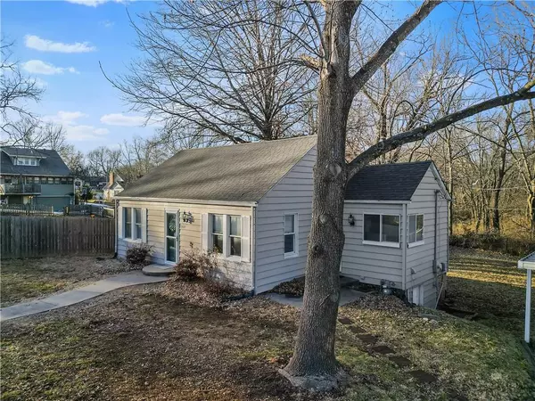 Liberty, MO 64068,302 Smiley RD