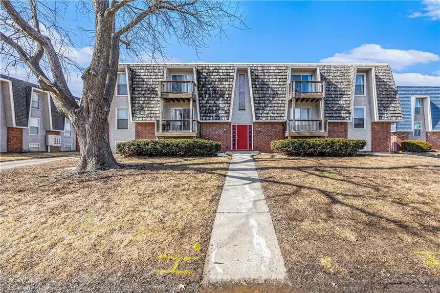 1311 NW 6th TER, Blue Springs, MO 64014