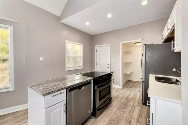 2908 E 21st ST, Kansas City, MO 64127