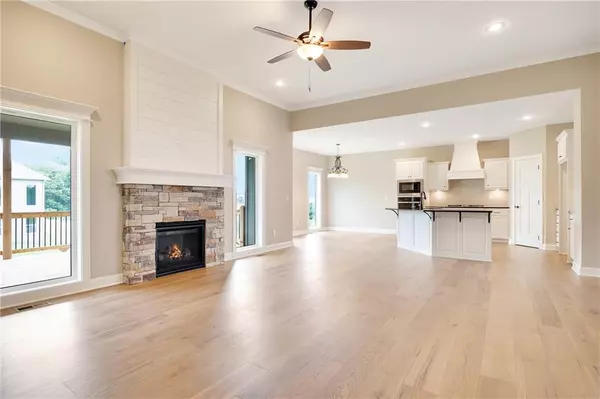 Kansas City, MO 64156,7012 NE 102nd CT