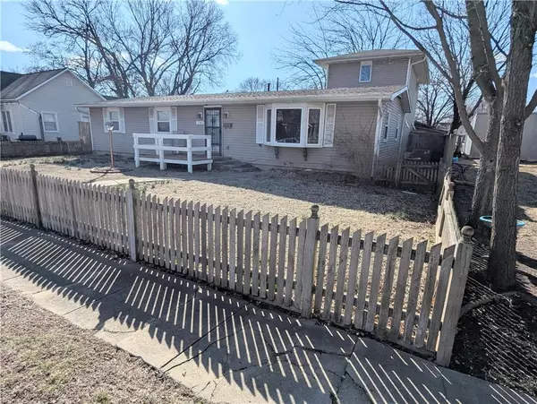 Fort Scott, KS 66701,736 S Wilson ST