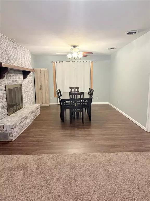 Iola, KS 66749,10 W Vine ST