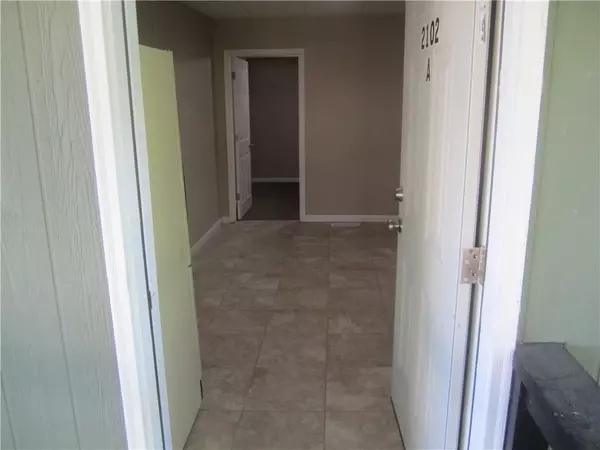 St Joseph, MO 64507,2102 Messanie ST