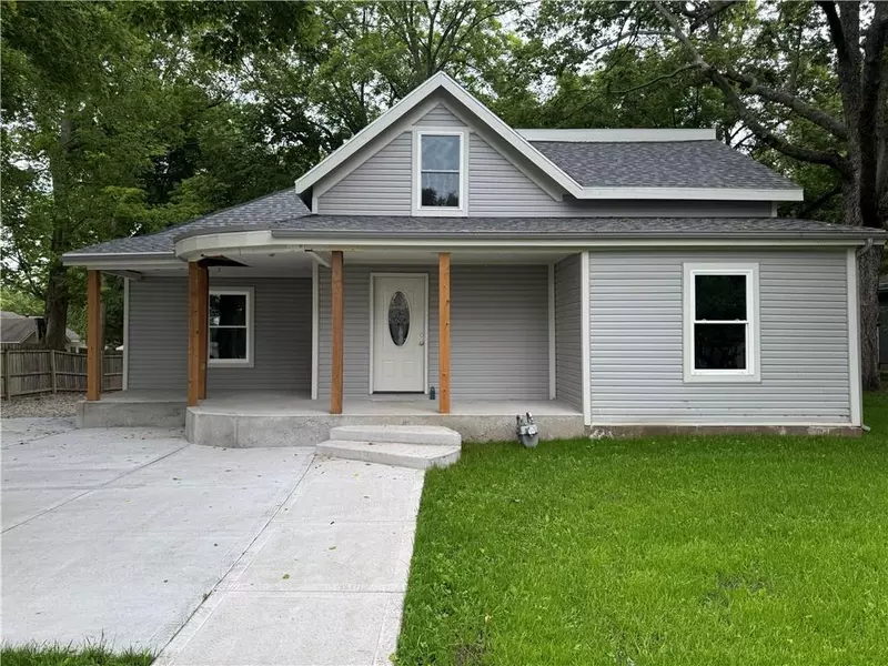 415 E Hale ST, Spring Hill, KS 66083