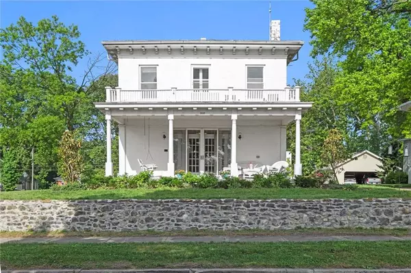 Leavenworth, KS 66048,928 S Esplanade ST