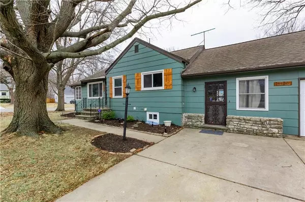 5300 OUTLOOK ST, Mission, KS 66202