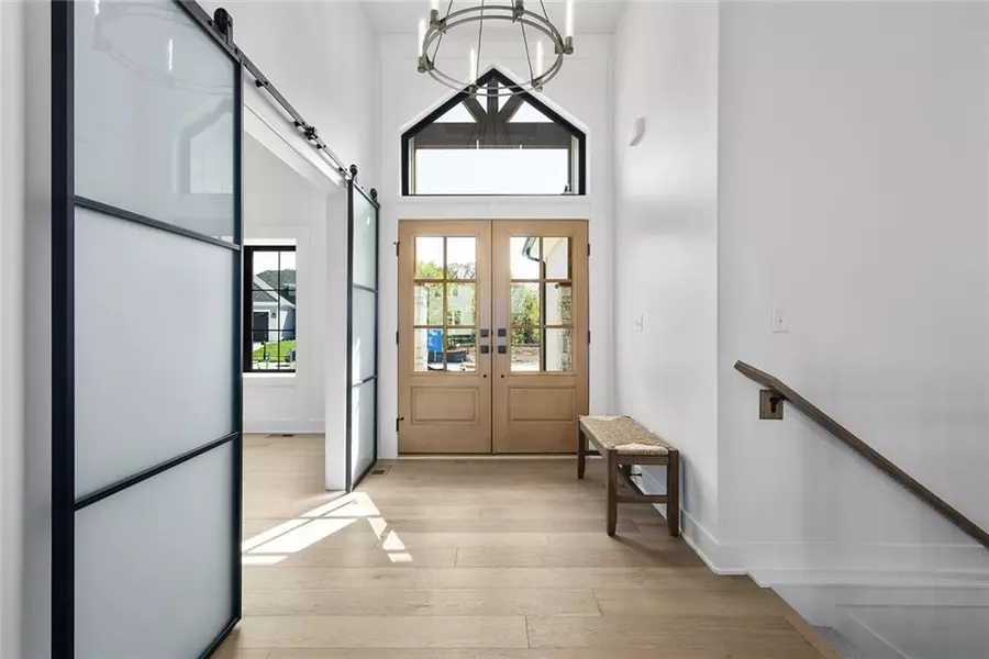 5119 NW Montebella DR, Riverside, MO 64152