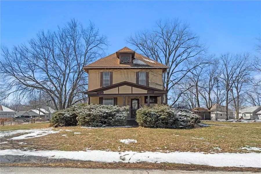 2904 N 155th TER, Basehor, KS 66007