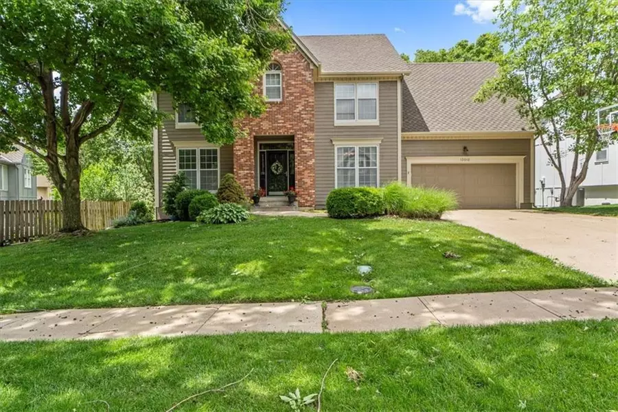 13012 Ballentine ST, Overland Park, KS 66213