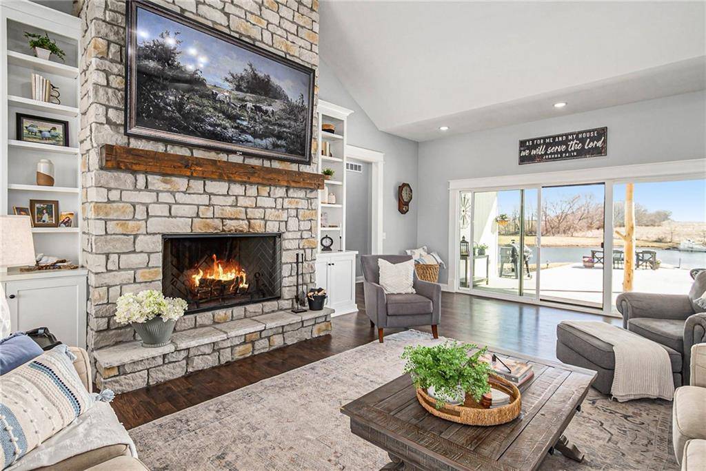 Smithville, MO 64089,18723 County Line RD