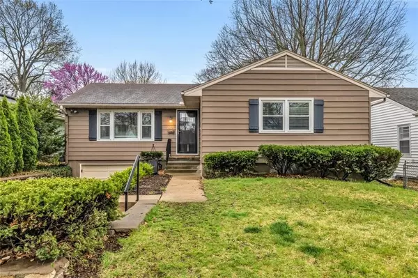 2921 W 49th ST, Westwood, KS 66205