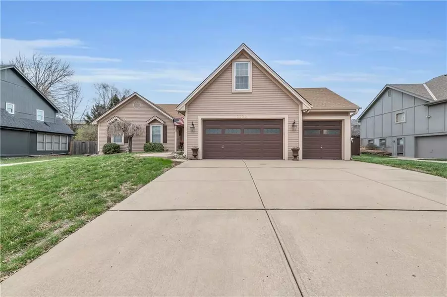 3300 NE 69th ST, Kansas City, MO 64119