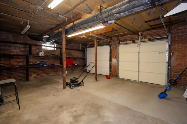 St Joseph, MO 64504,5124 Lake AVE