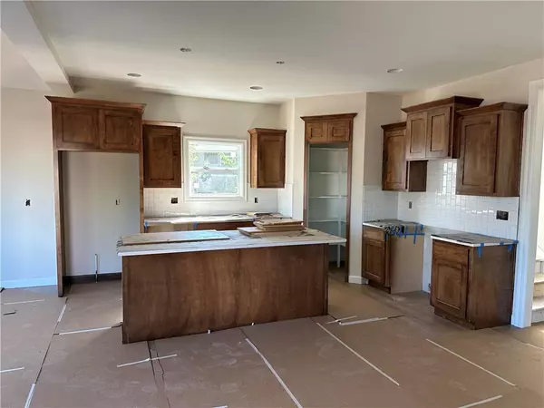 Spring Hill, KS 66083,19520 W 208th ST