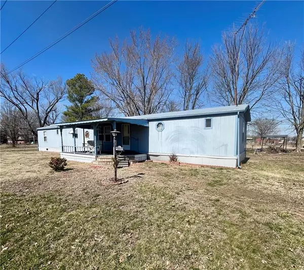 Bronson, KS 66716,309 Cedar ST