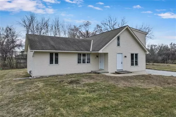 Kearney, MO 64060,109-111 W 3rd ST