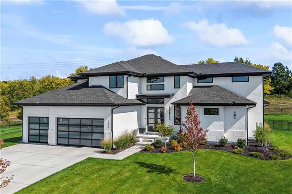 9303 W 167th TER, Overland Park, KS 66085