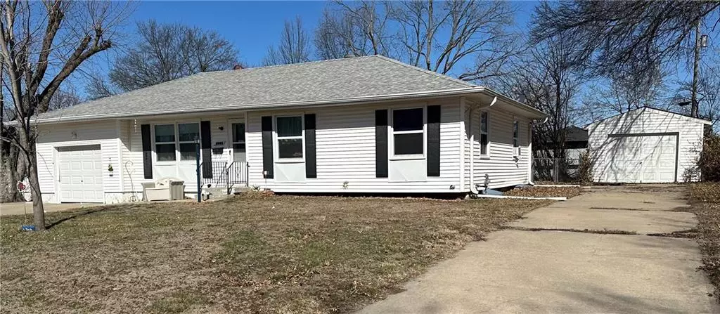 2002 Quail ST, Harrisonville, MO 64701