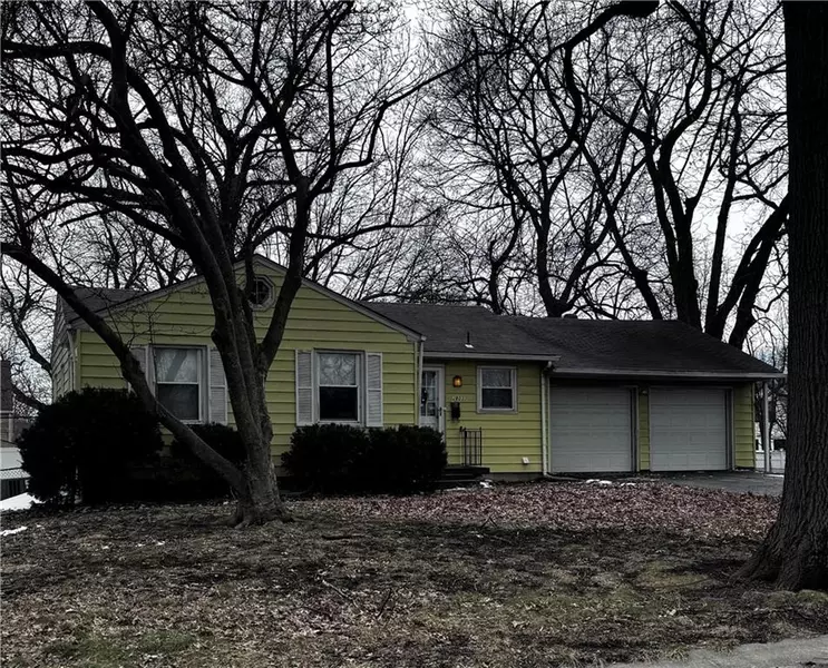 2803 W 73rd TER, Prairie Village, KS 66208