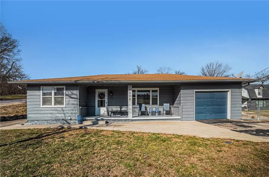 1904 N 90th ST, Kansas City, KS 66112
