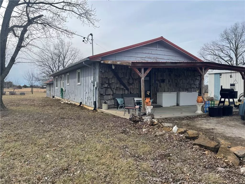 Lacygne, KS 66040,10304 W 399th ST