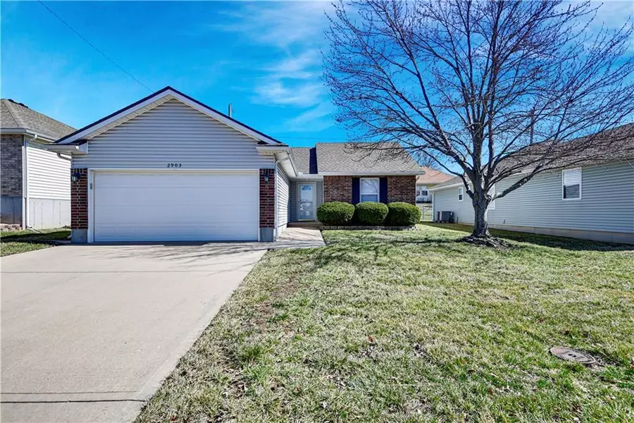 2903 Prairie View DR, Harrisonville, MO 64701