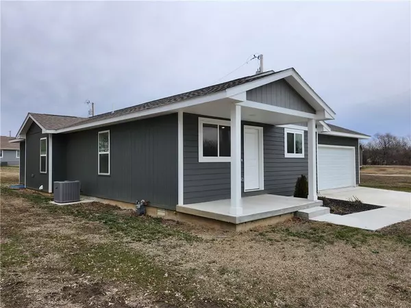 Neodesha, KS 66757,1703 N 2nd ST