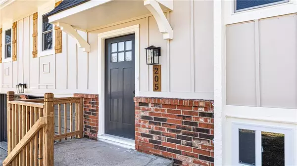 Buckner, MO 64016,205 Manor LN