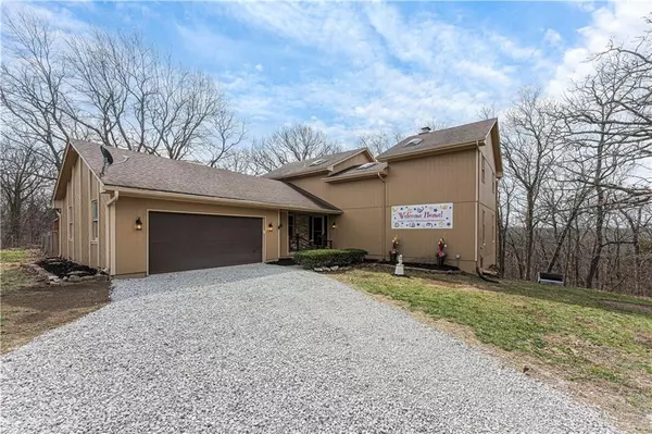 38009 E Colbern RD, Lone Jack, MO 64070