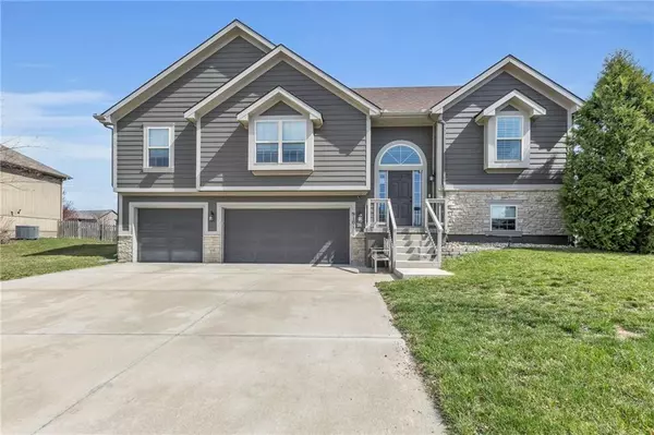 9101 N Garfield AVE, Kansas City, MO 64155