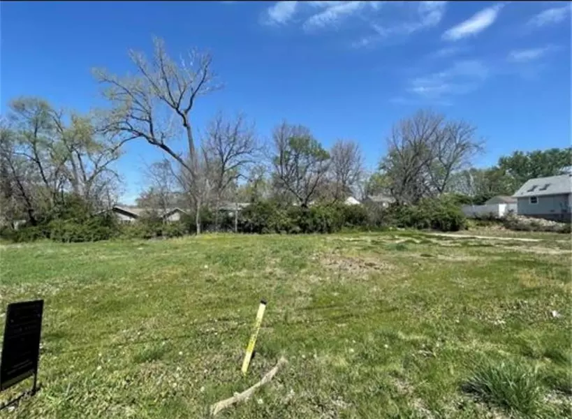 1118 E 85th ST, Kansas City, MO 64131