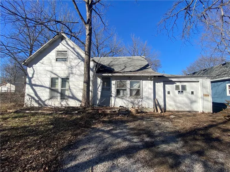 322 Front ST, Grain Valley, MO 64029
