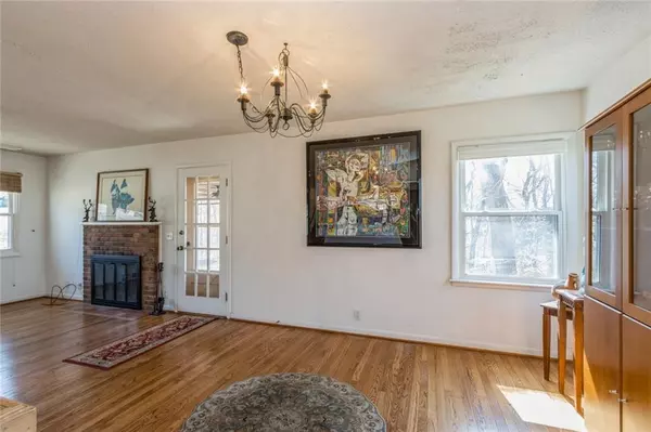 Mission, KS 66202,5338 Riggs ST