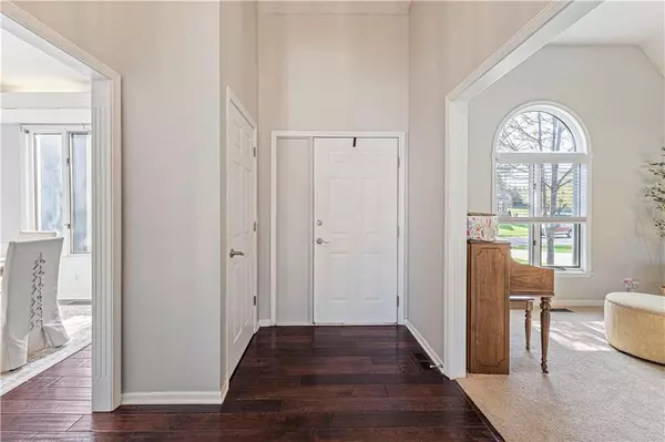 Leawood, KS 66224,13849 Pembroke DR