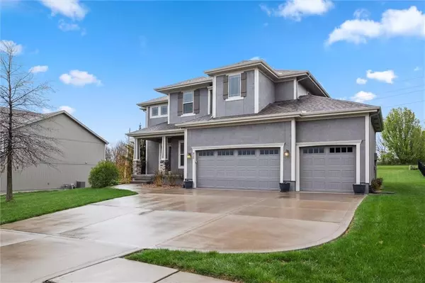 Raymore, MO 64083,825 Creekmoor Pond LN