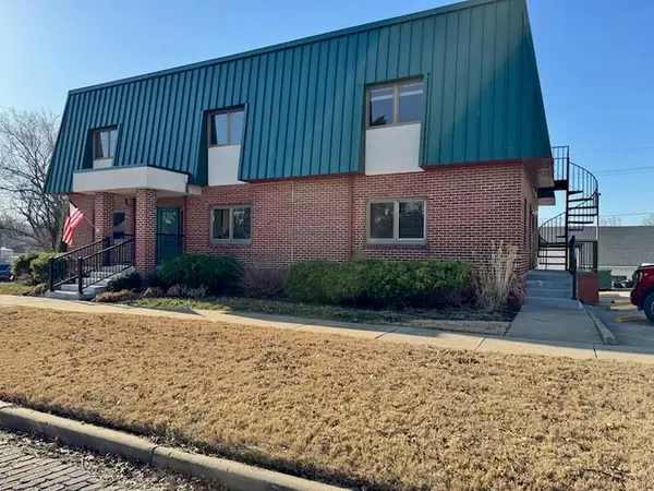 Paola, KS 66071,401 W Wea ST