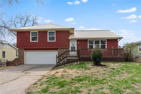 760 W Yerby ST, Marshall, MO 65340