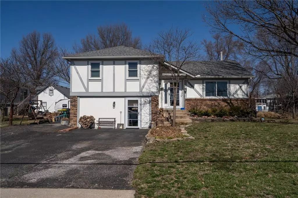 Edgerton, KS 66021,708 W Nelson ST