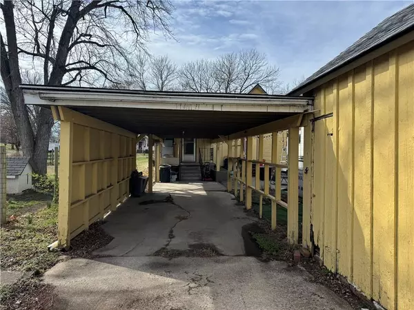 Fort Scott, KS 66701,417 W 9th ST