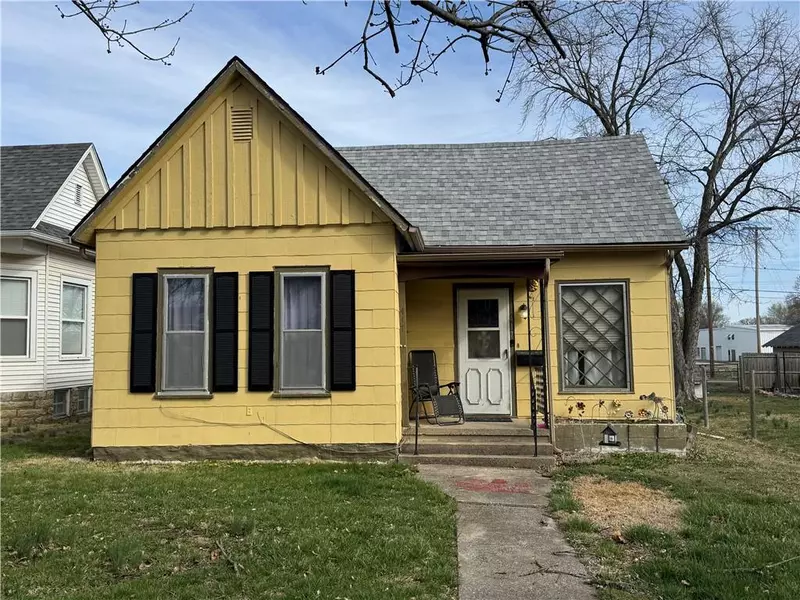 417 W 9th ST, Fort Scott, KS 66701