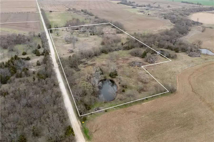 8753 Thomas RD, Altoona, KS 66710