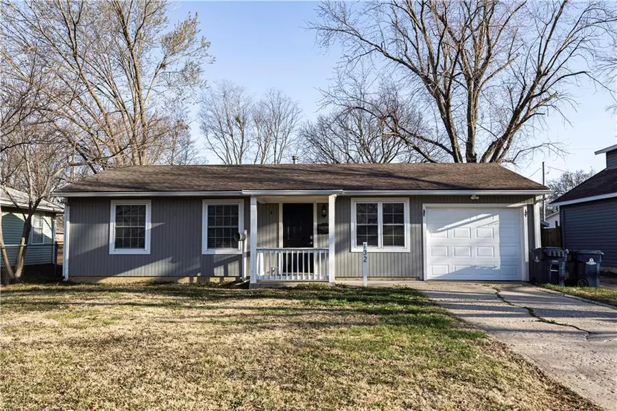 132 Hackberry ST, Independence, KS 67301